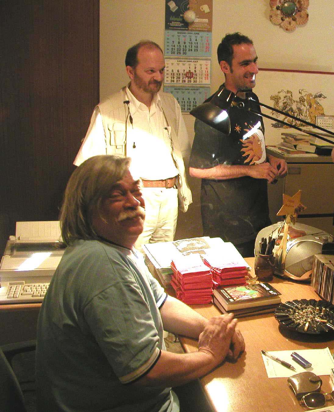 Ugo Malaguti e (sullo sfondo in bianco) Giorgio Sangiorgi